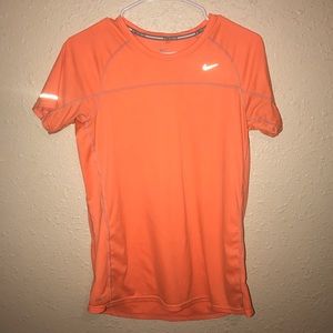 🤍DriFit Nike Top